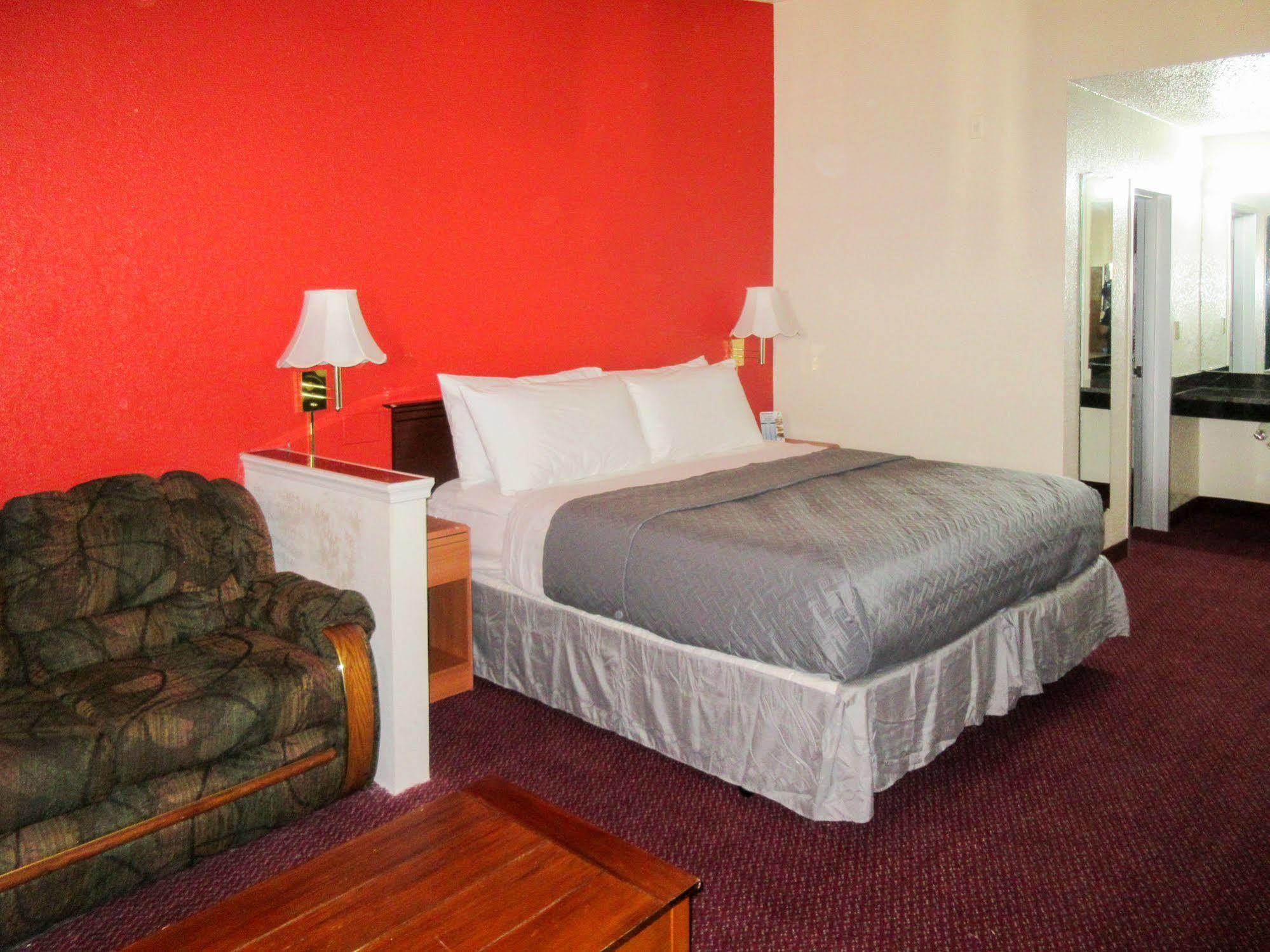 Rodeway Inn & Suites دنفر المظهر الخارجي الصورة