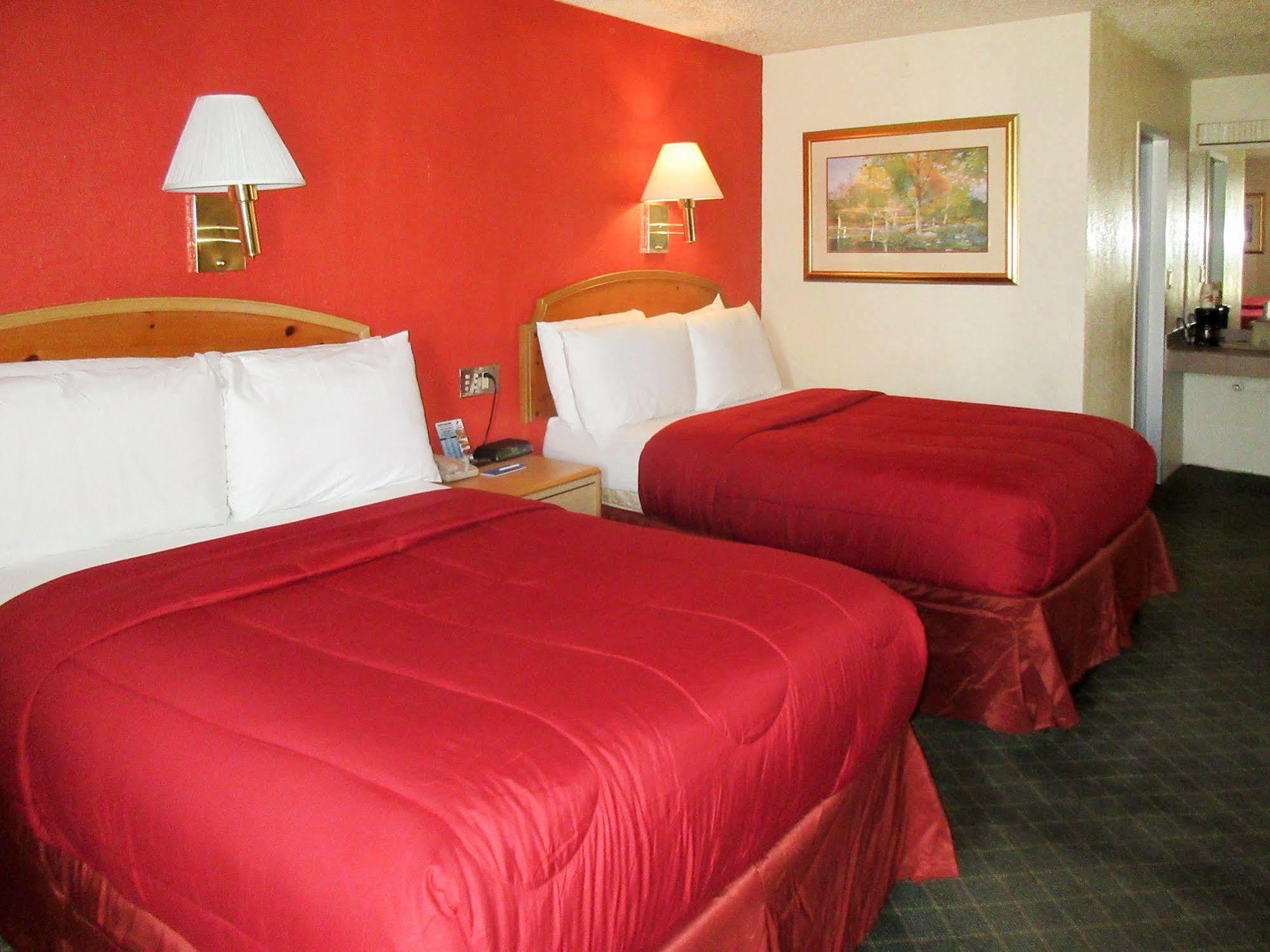 Rodeway Inn & Suites دنفر المظهر الخارجي الصورة