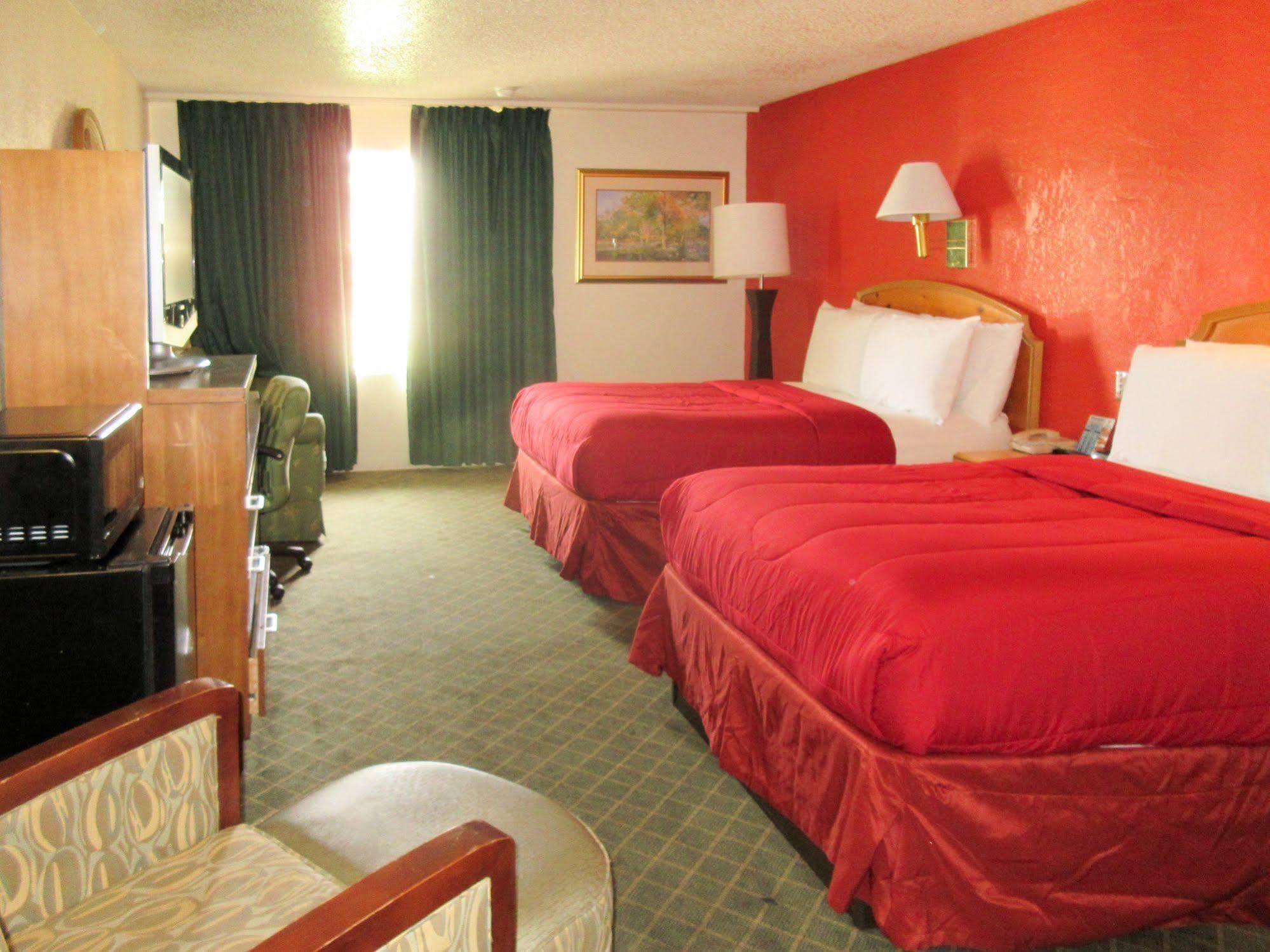 Rodeway Inn & Suites دنفر المظهر الخارجي الصورة